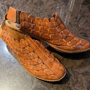 Women’s  Brown Woven Leather Shoes